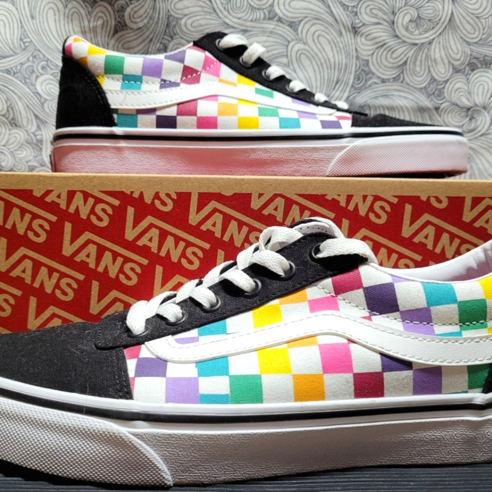 NWOT Vans Old Skool Rainbow 🌈 Checkerboard